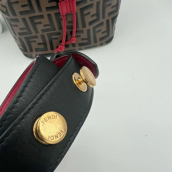 ❗️SOLD❗️Fendi FF Zucca pattern bucket bag 😍❤️ - Picture 12 of 12